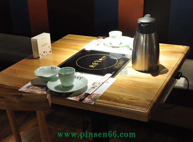 魚(yú)樂(lè)飛火鍋店桌椅卡座